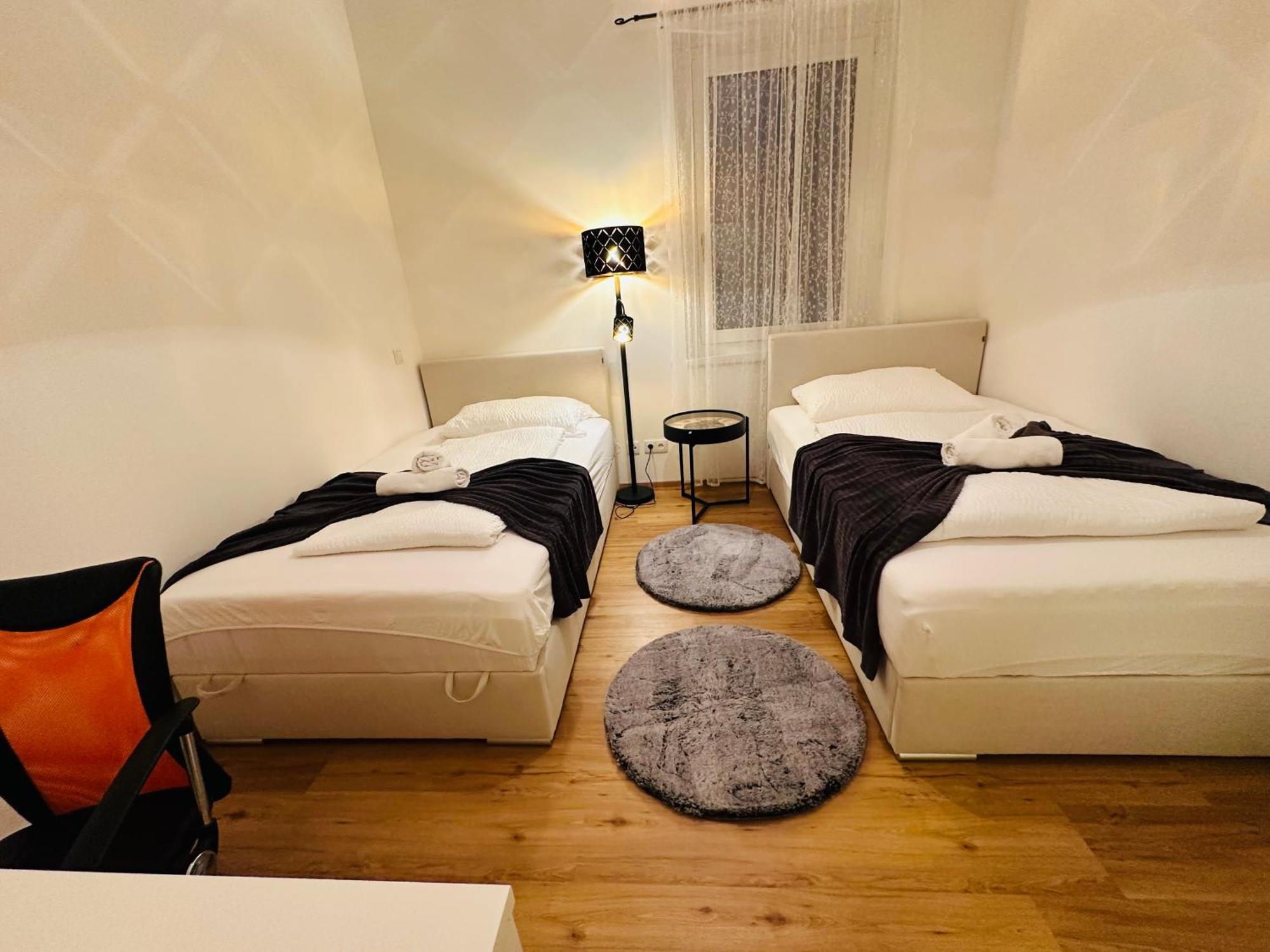 Schoenbrunn Garden Apartments Wina Bagian luar foto