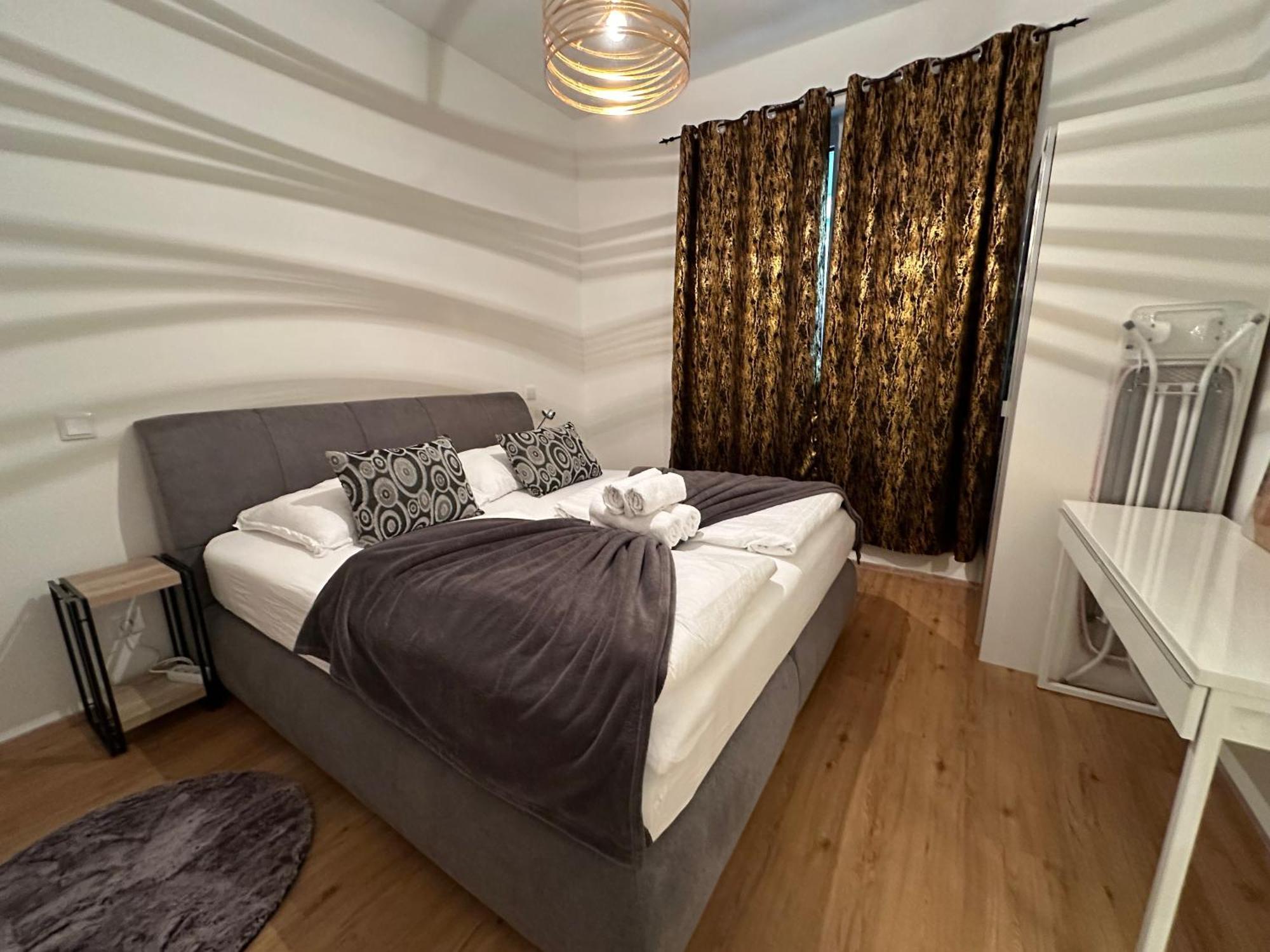 Schoenbrunn Garden Apartments Wina Bagian luar foto